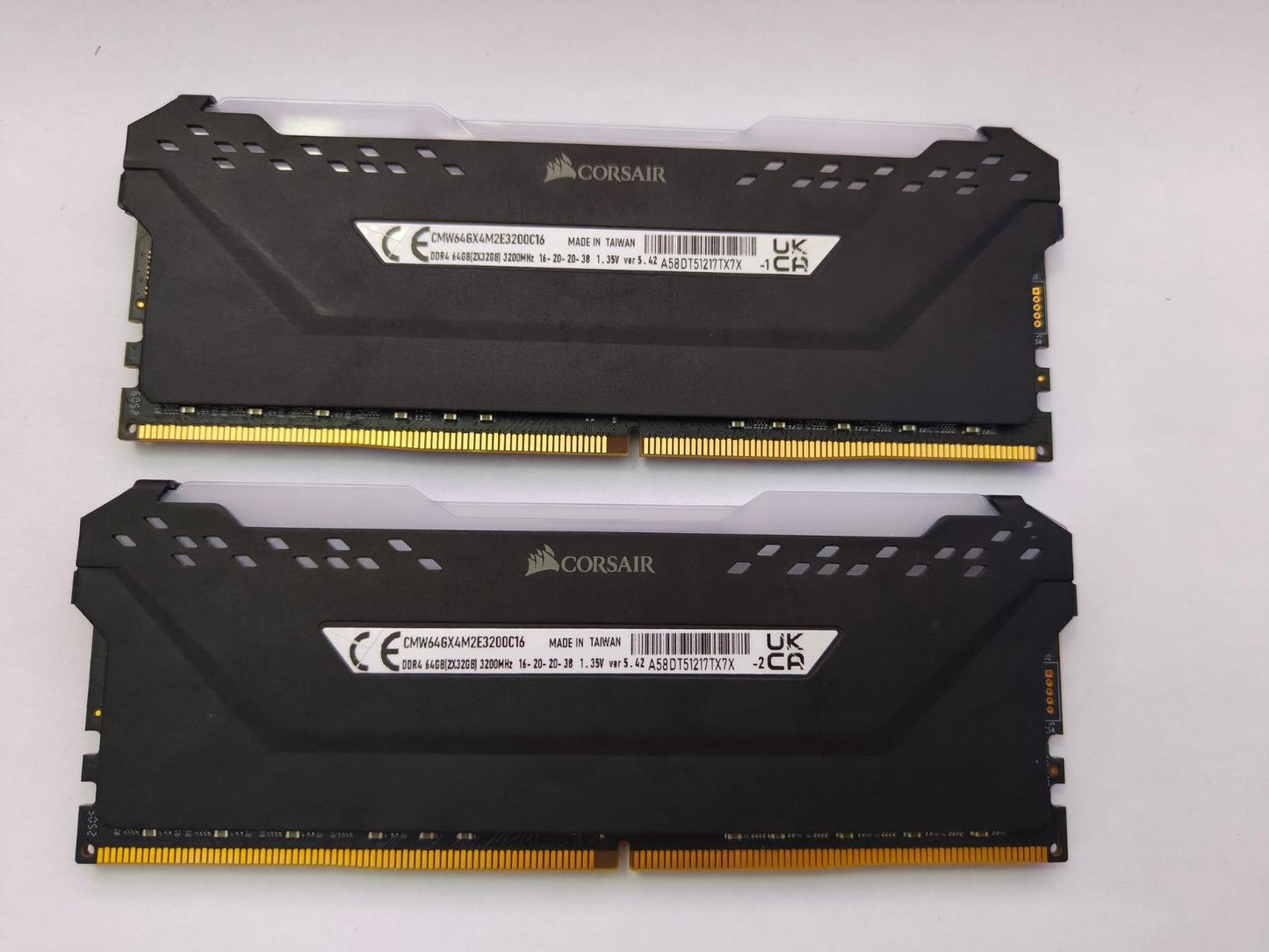 Corsair Vengeance RGB Pro DDR4 64GB (2x32GB) 3200Mhz RAM Memory PC